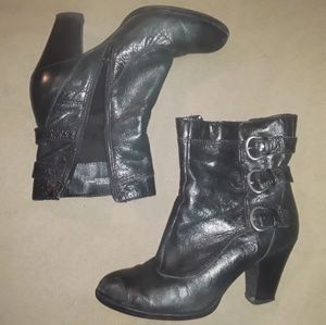 Black Born brand leather ankle boots--size 7 1/2